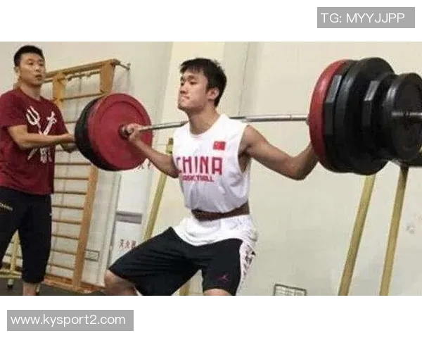 郭艾伦挑战极限负重深蹲成绩惊人20个获满分引发媒体热议 郭艾伦挑战极限负重深蹲成绩惊人20个获满分引发媒体热议